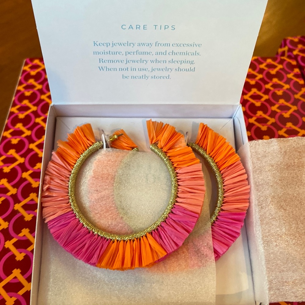:: Stella & Dot Pink+Orange Ombré Raffia Earrings